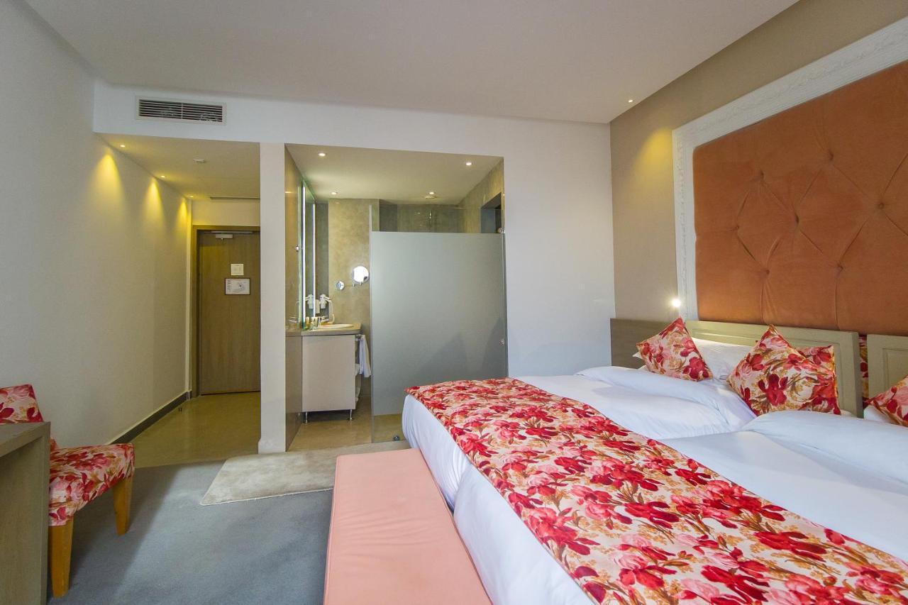 Mandarin Palace Hotel & Spa 丹吉尔 外观 照片 A room at the hotel
