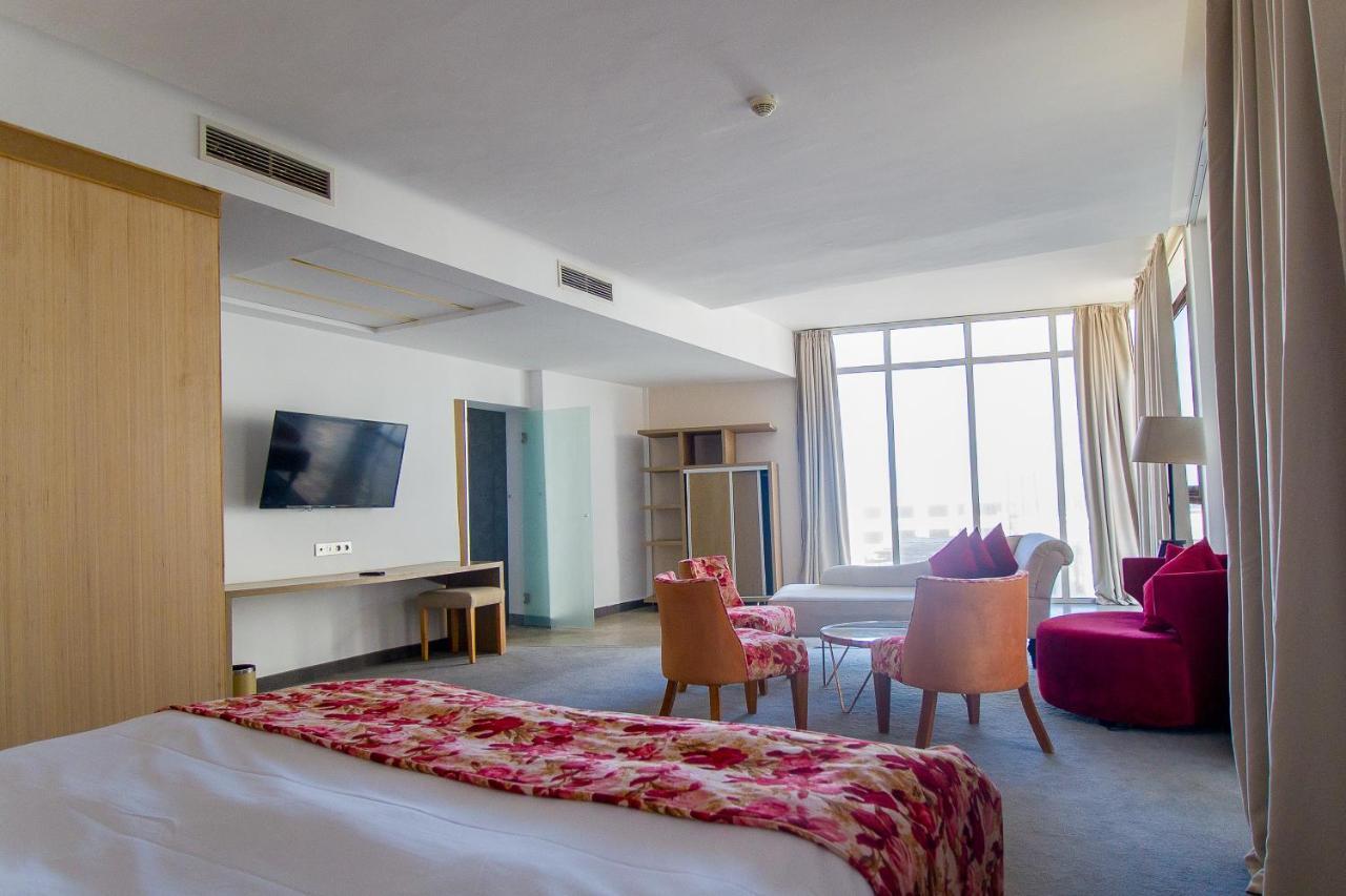 Mandarin Palace Hotel & Spa 丹吉尔 外观 照片 A room at the hotel
